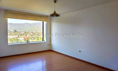 Leon Propiedades vende Gran casa en condominio, sector Los Naranjos, Curacaví.