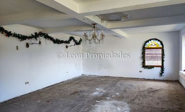 Leon Propiedades vende Gran casa en condominio, sector Los Naranjos, Curacaví.