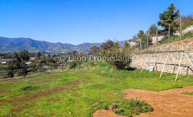 Leon Propiedades vende Gran casa en condominio, sector Los Naranjos, Curacaví.