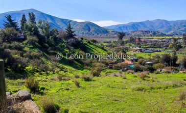 Leon Propiedades vende Gran casa en condominio, sector Los Naranjos, Curacaví.
