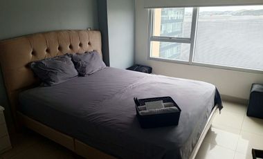Suite Amoblada en Alquiler en el Edificio City Suites, 1 Habitación, 1 Baño, Garaje, Norte de Guayaquil.