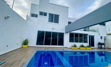 Casa minimalista en VENTA en el Fracc. Brisas de Cuernavaca