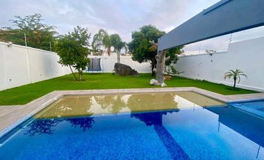 Casa minimalista en VENTA en el Fracc. Brisas de Cuernavaca