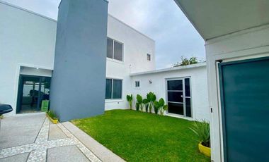 Casa minimalista en VENTA en el Fracc. Brisas de Cuernavaca