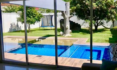 Casa minimalista en VENTA en el Fracc. Brisas de Cuernavaca
