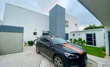 Casa minimalista en VENTA en el Fracc. Brisas de Cuernavaca