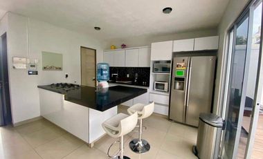 Casa minimalista en VENTA en el Fracc. Brisas de Cuernavaca