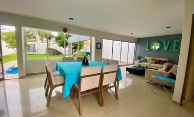 Casa minimalista en VENTA en el Fracc. Brisas de Cuernavaca