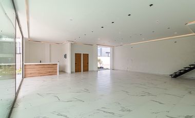 CASA CON ROOF GARDEN Y JACUZZI, UBICADA A 15 MINUTOS DE CUERNAVACA, MORELOS.
