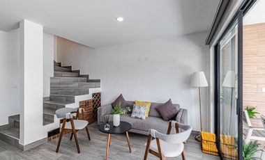CASA CON ROOF GARDEN Y JACUZZI, UBICADA A 15 MINUTOS DE CUERNAVACA, MORELOS.