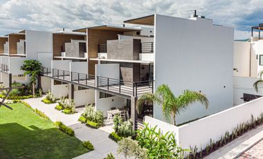 CASA CON ROOF GARDEN Y JACUZZI, UBICADA A 15 MINUTOS DE CUERNAVACA, MORELOS.