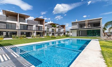 CASA CON ROOF GARDEN Y JACUZZI, UBICADA A 15 MINUTOS DE CUERNAVACA, MORELOS.