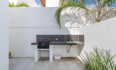 CASA CON ROOF GARDEN Y JACUZZI, UBICADA A 15 MINUTOS DE CUERNAVACA, MORELOS.