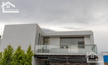 CASA EN PRIVADA RESIDENCIAL MONTREAL MUY CERCA DEL NUEVO WALMART