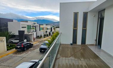 CASA EN PRIVADA RESIDENCIAL MONTREAL MUY CERCA DEL NUEVO WALMART