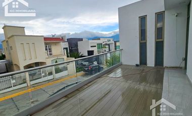 CASA EN PRIVADA RESIDENCIAL MONTREAL MUY CERCA DEL NUEVO WALMART