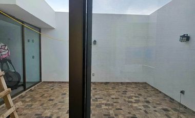 CASA EN PRIVADA RESIDENCIAL MONTREAL MUY CERCA DEL NUEVO WALMART