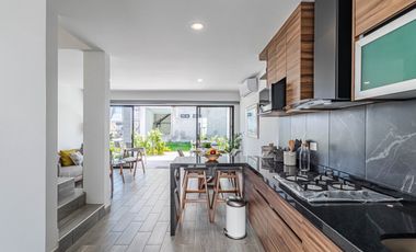 CASA EN VENTA A 15 MINUTOS DE CUERNAVACA, MORELOS. ROOF GARDEN, ALBERCA, 3 RECÁMARAS.