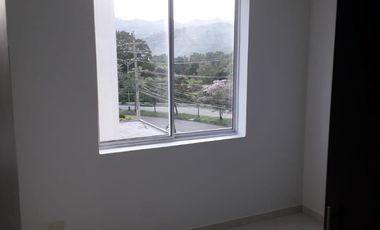 SE ARRIENDA APARTAMENTO DE 3 HABITACIONES