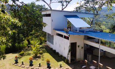 Vendo Hermosa Finca a 5 minutos de Villeta Cundinamarca posibilidadd de proyecto hotelerao.