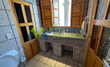 CASA en RENTA con LOCALES COMERCIALES en QUIROGA, MICH.