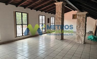 CASA en RENTA con LOCALES COMERCIALES en QUIROGA, MICH.