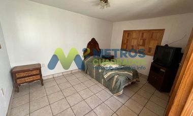 CASA en RENTA con LOCALES COMERCIALES en QUIROGA, MICH.