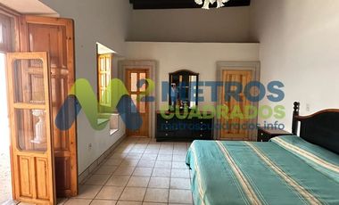 CASA en RENTA con LOCALES COMERCIALES en QUIROGA, MICH.