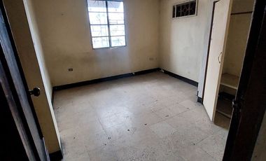 Venta de Edificio Comercial Calle Aguirre, Locales y Bodegas 650 m² Construccion