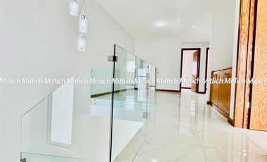 Casa nueva en venta fraccionamiento Albaterra $5,100,000.