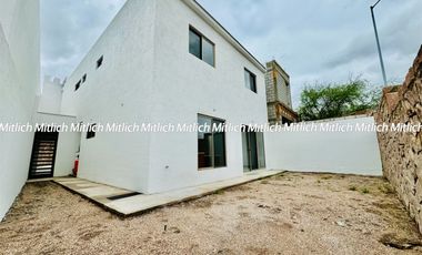 Casa nueva en venta fraccionamiento Albaterra $5,100,000.
