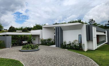 VENTA LUJOSA CASA EN CERRITOS PEREIRA