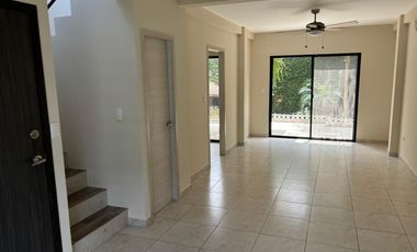 Alquilo hermosa casa La Joya de 3 dormitorios