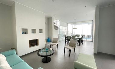 Preciosa Casa de Playa en Exclusiva Playa Privada de Asia - Misterio