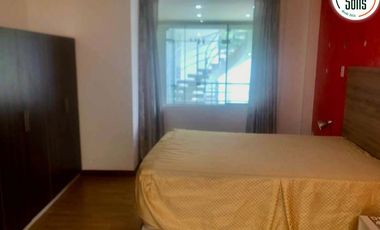 SOLÍS VENDE CASA DE 4 PISOS CON PISCINA EN BAÑOS DEL INCA