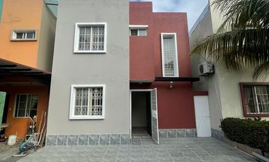 En venta casa de 3 dormitorios en urb.La Martina en Duran.