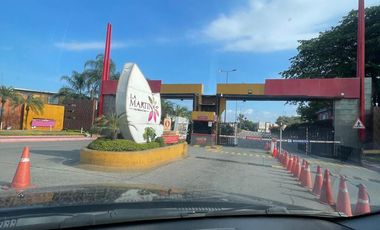 En venta casa de 3 dormitorios en urb.La Martina en Duran.
