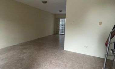 En venta casa de 3 dormitorios en urb.La Martina en Duran.