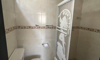 En venta casa de 3 dormitorios en urb.La Martina en Duran.