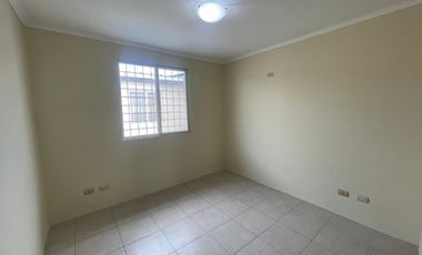 En venta casa de 3 dormitorios en urb.La Martina en Duran.