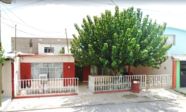 SE VENDE CASA / COPROPIEDAD 50%
