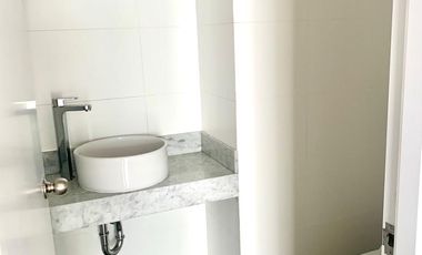 VENTA DE OFICINA 29 m² BARRANCO LIMITE MIRAFLORES, EDIFICIO EMPRESARIAL