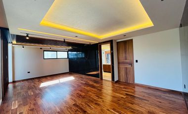 Casa en PreVenta con 6 recámaras en Lomas de Angelópolis I