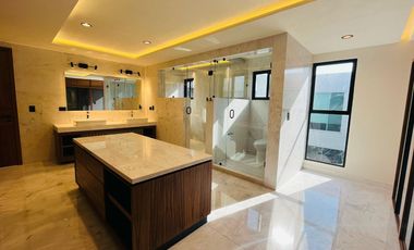 Casa en PreVenta con 6 recámaras en Lomas de Angelópolis I