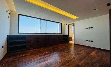 Casa en PreVenta con 6 recámaras en Lomas de Angelópolis I