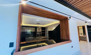 Casa en PreVenta con 6 recámaras en Lomas de Angelópolis I