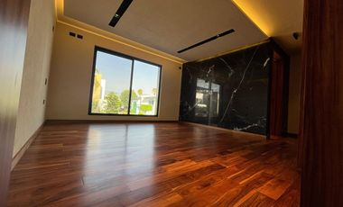 Casa en PreVenta con 6 recámaras en Lomas de Angelópolis I
