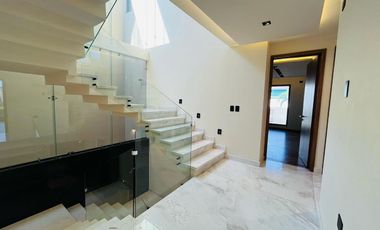 Casa en PreVenta con 6 recámaras en Lomas de Angelópolis I