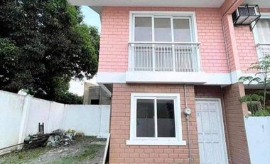 2-bedroom house available in Liloan, conveniently close to the market. Enjoy modern amenities, a secure environment, and a spacious garage in this com