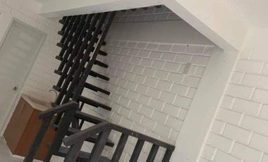 2-bedroom house available in Liloan, conveniently close to the market. Enjoy modern amenities, a secure environment, and a spacious garage in this com